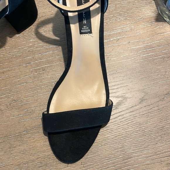 Sandals - Picture 3 of 5